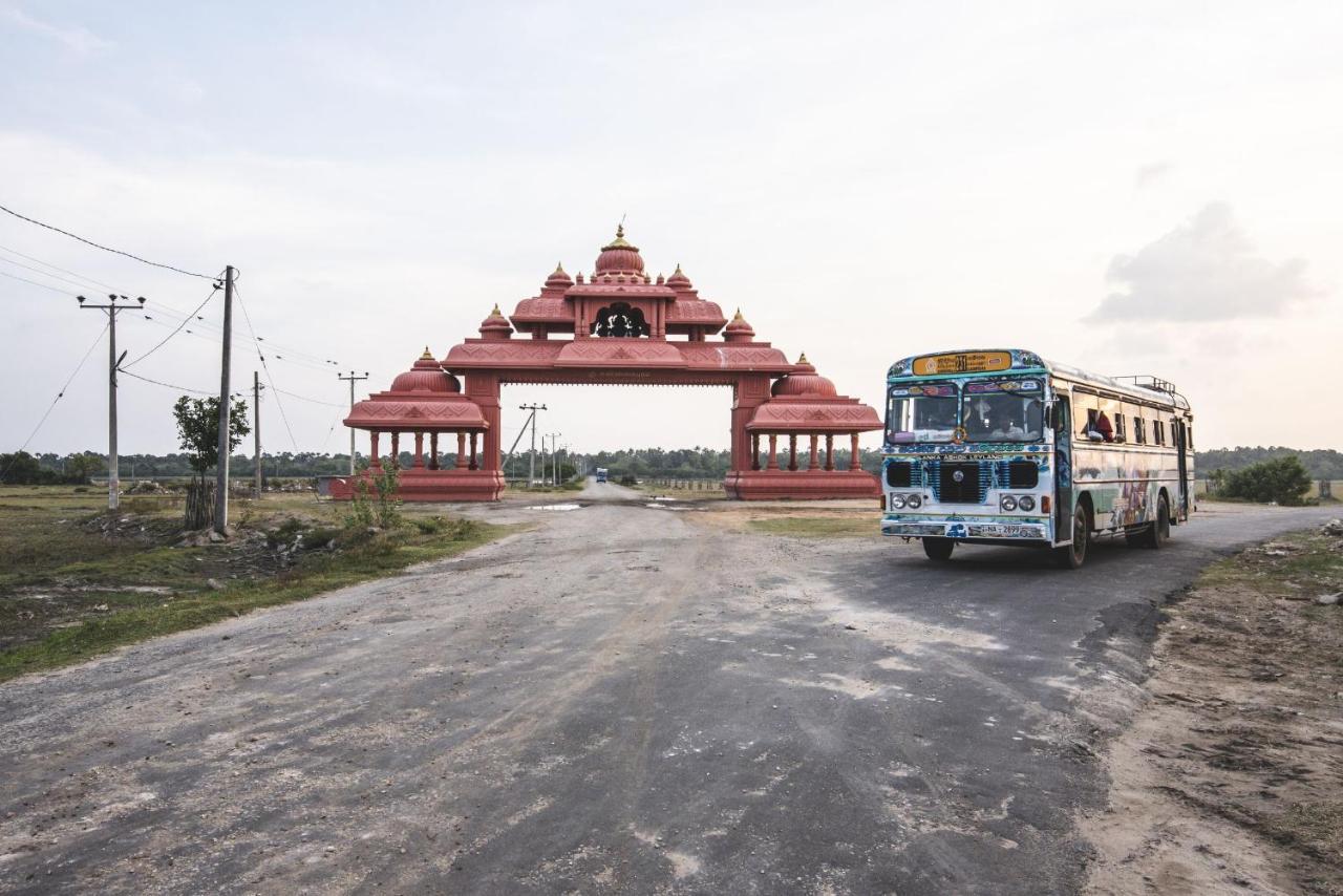 Hotel Thambu Illam Jaffna Exterior foto